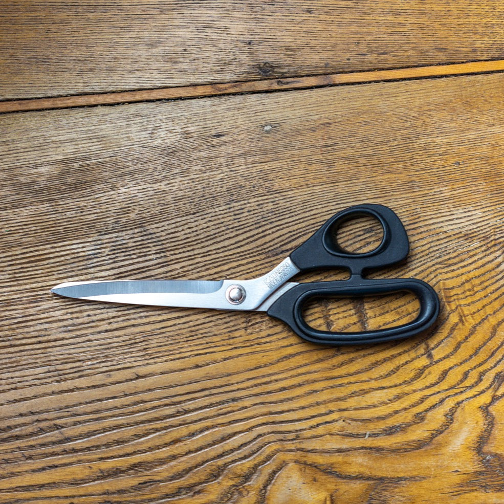 KAI 10" fabric scissors